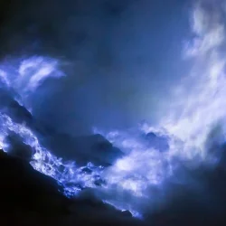 ijen-blue-fire